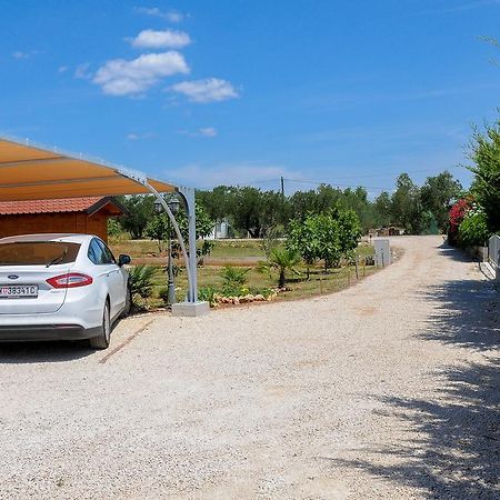 Apartmani Visnjic Sukošan Exterior foto