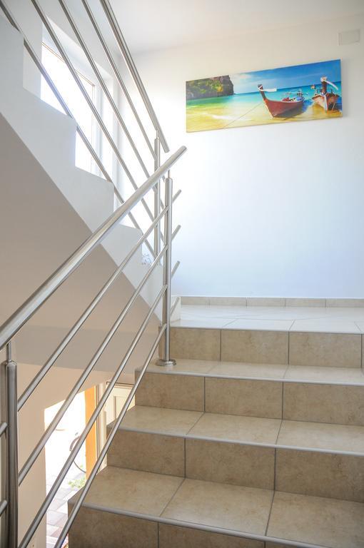 Apartmani Visnjic Sukošan Exterior foto