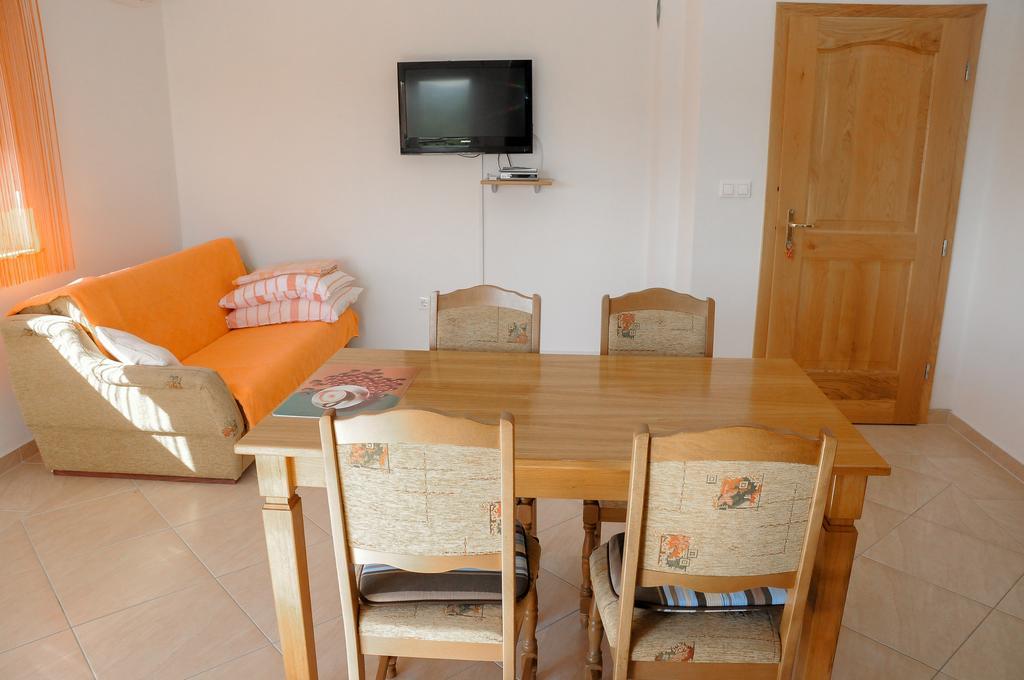 Apartmani Visnjic Sukošan Exterior foto
