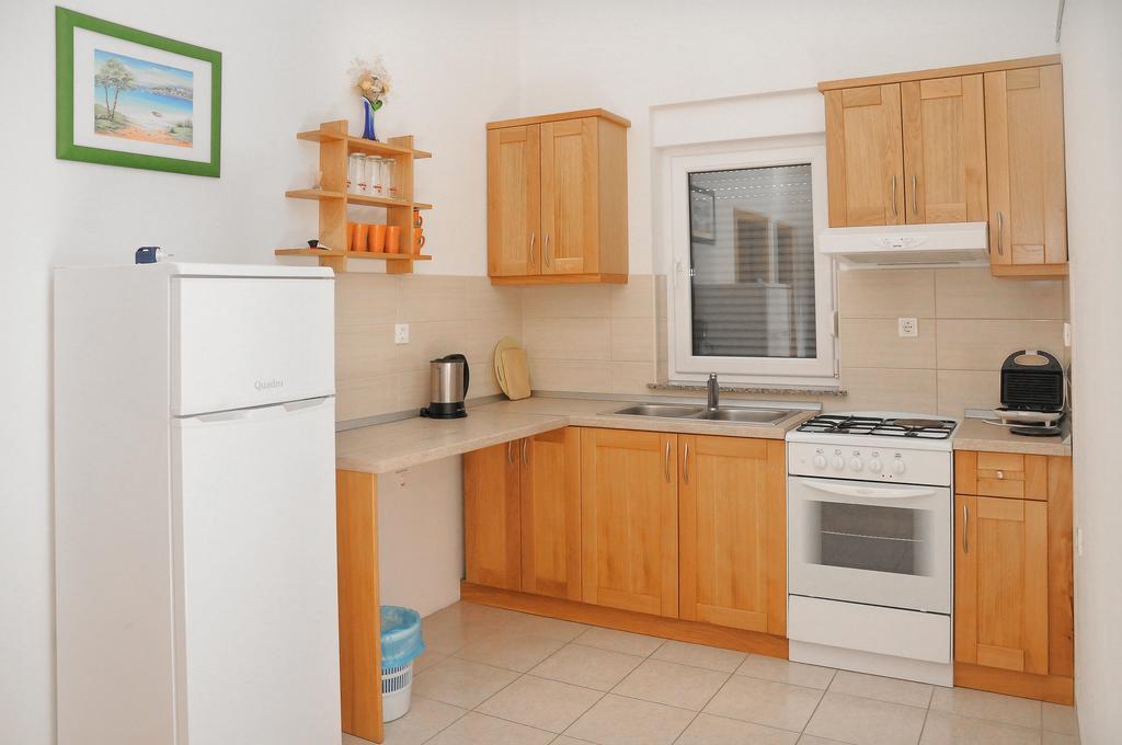 Apartmani Visnjic Sukošan Exterior foto