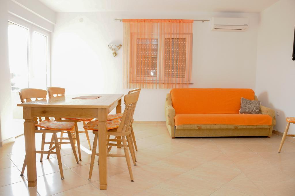 Apartmani Visnjic Sukošan Exterior foto