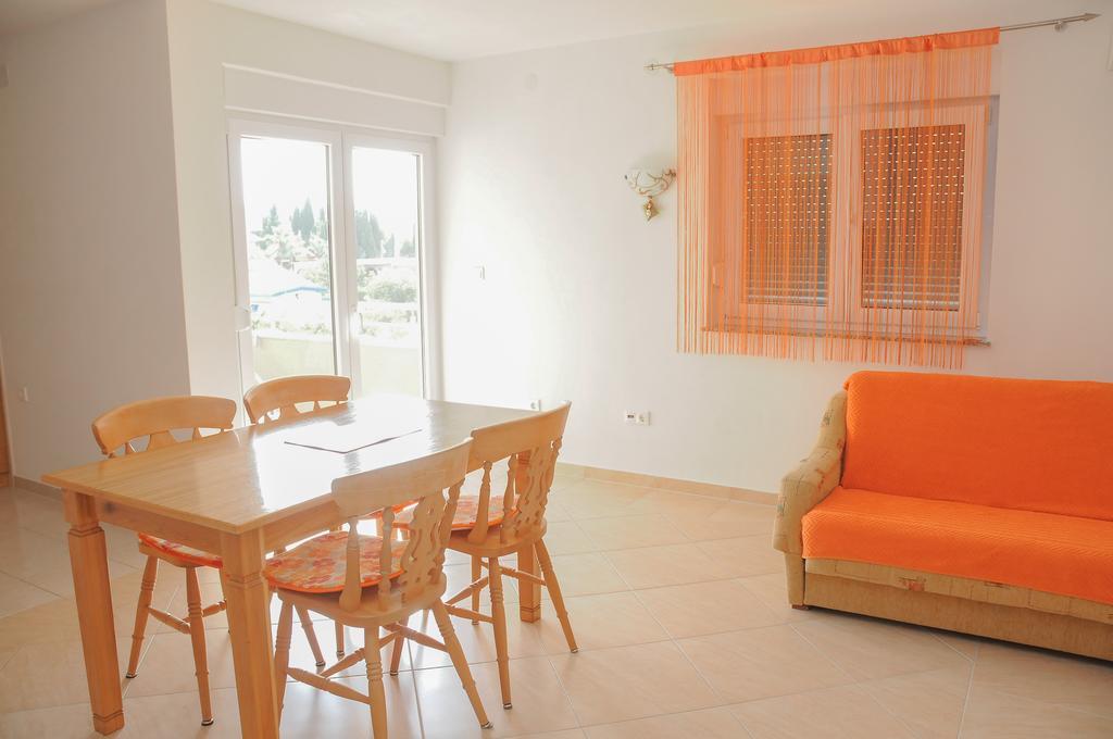 Apartmani Visnjic Sukošan Exterior foto