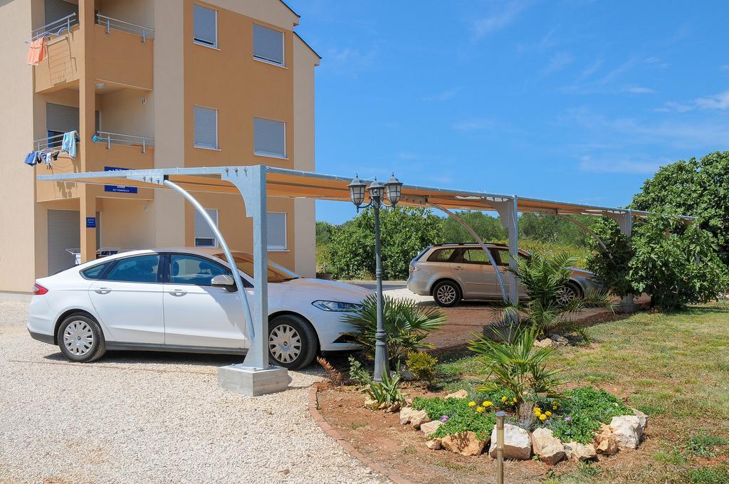 Apartmani Visnjic Sukošan Exterior foto
